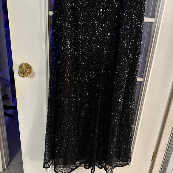 Adrianna Papell black sequin gown - Picture 6 of 8